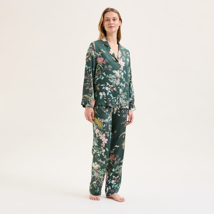 Yves Delormes Contes Vert Buttoned Pajamas, Laurence Tavernier