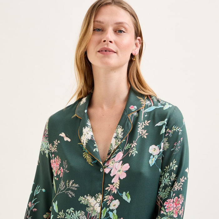 Yves Delormes Contes Vert Buttoned Pajamas, Laurence Tavernier