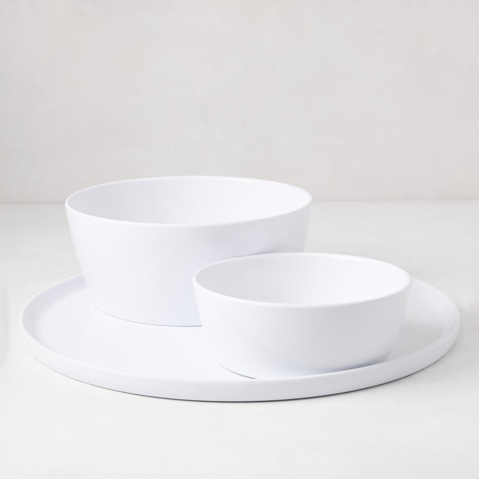 HG White Melamine Serving Platter with two matching bowls, 15" diameter, modern lipped design.